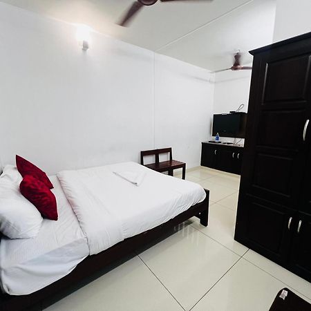 Kochi White House Inn מראה חיצוני תמונה