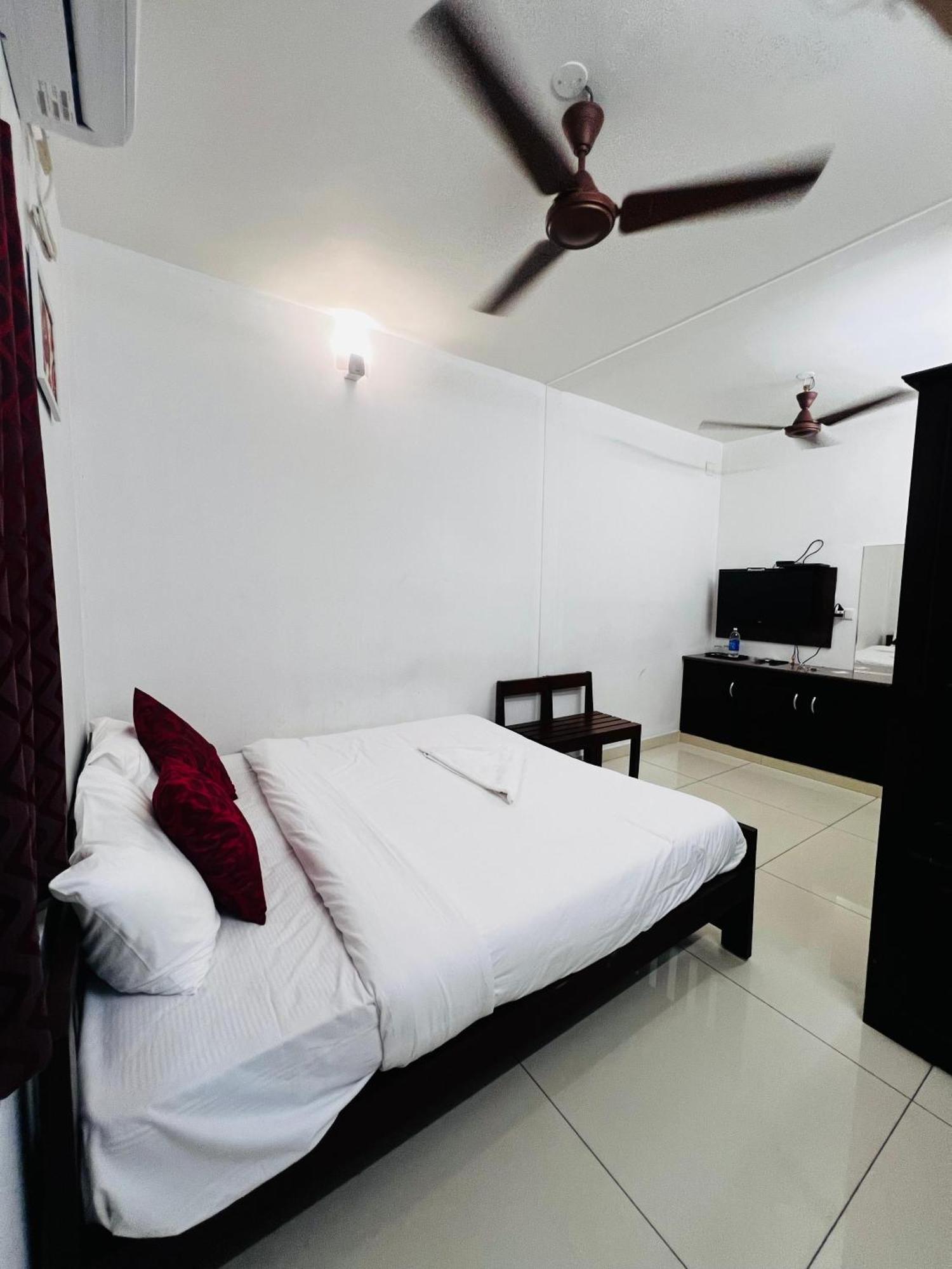 Kochi White House Inn מראה חיצוני תמונה